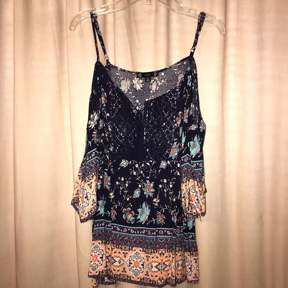Open Shoulder Blouse w/ Lace & Adjustable Straps